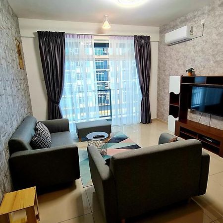 J&J Vacation Home@Novo8 Residence Kampong Tambak Luaran gambar