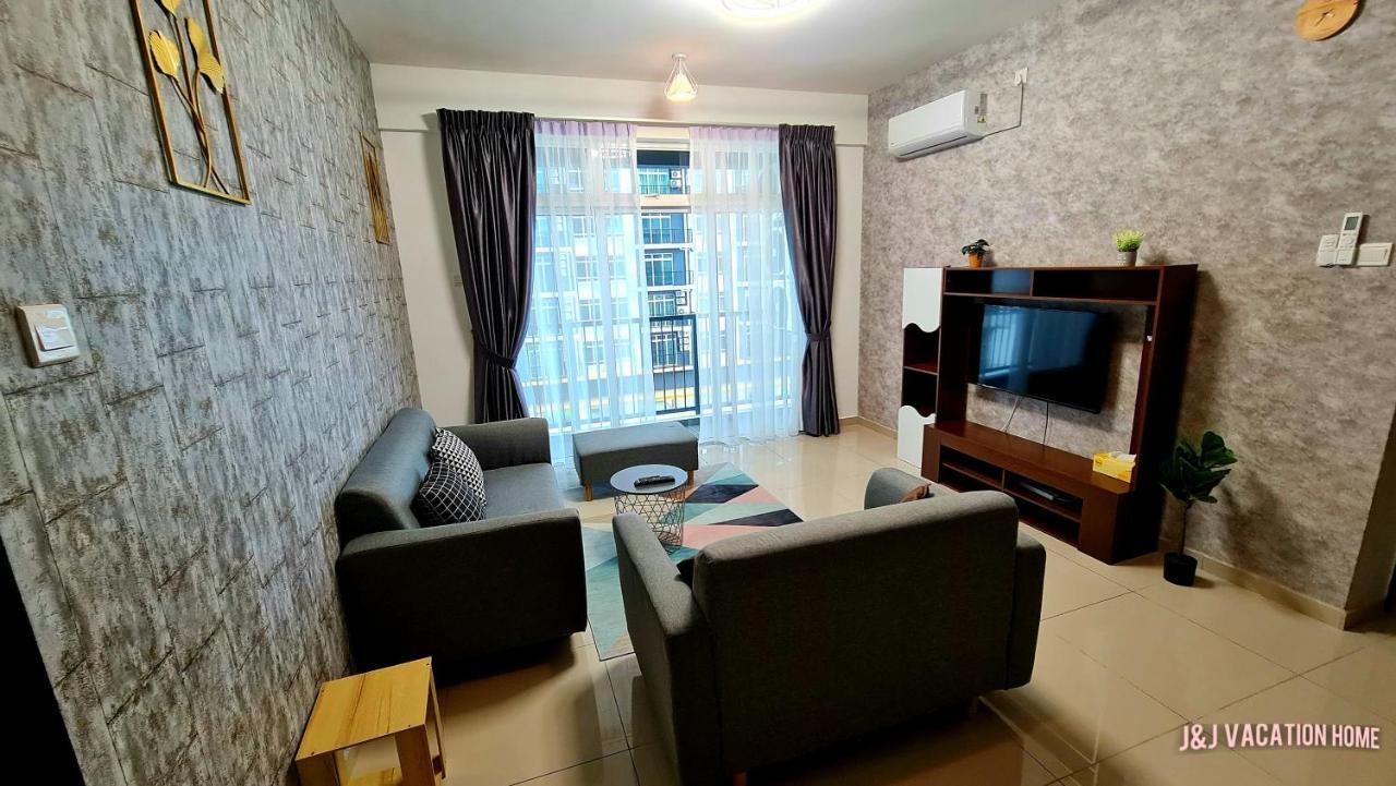 J&J Vacation Home@Novo8 Residence Kampong Tambak Luaran gambar