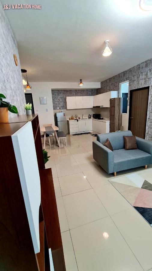 J&J Vacation Home@Novo8 Residence Kampong Tambak Luaran gambar