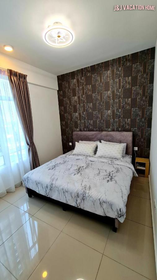 J&J Vacation Home@Novo8 Residence Kampong Tambak Luaran gambar