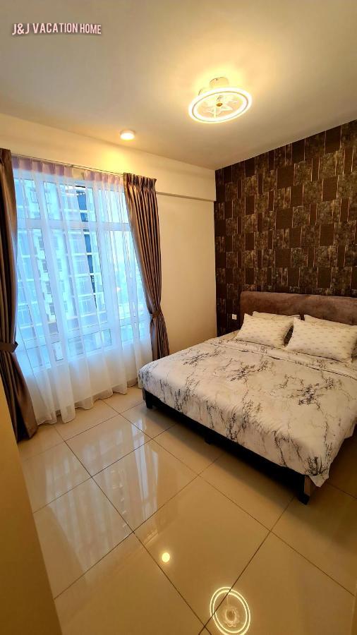 J&J Vacation Home@Novo8 Residence Kampong Tambak Luaran gambar