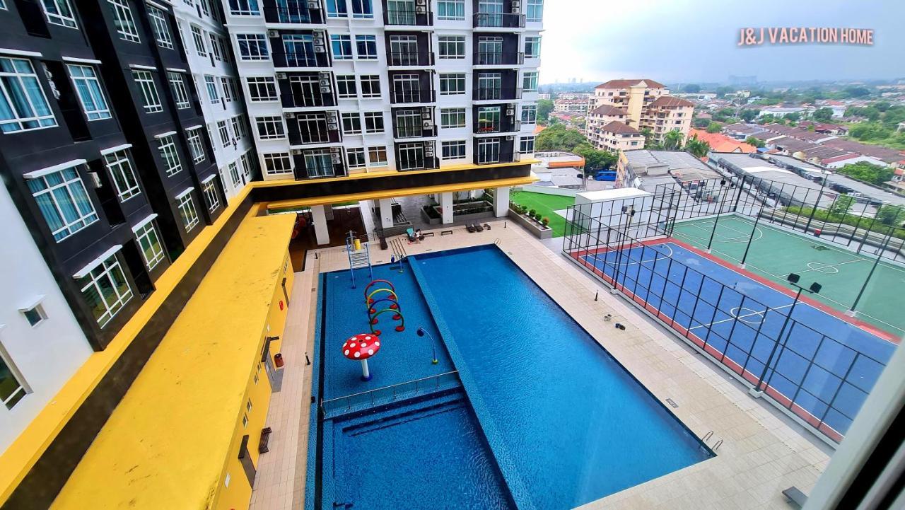 J&J Vacation Home@Novo8 Residence Kampong Tambak Luaran gambar