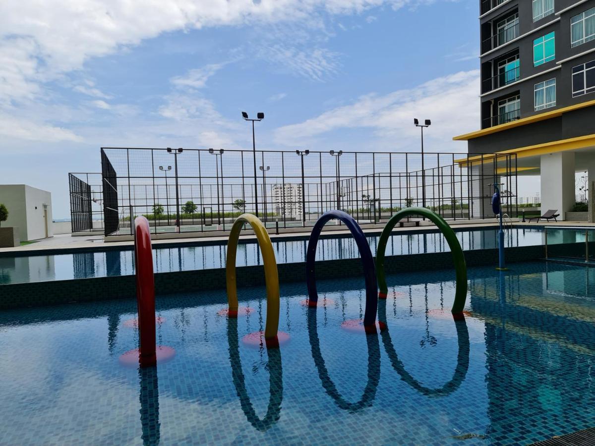 J&J Vacation Home@Novo8 Residence Kampong Tambak Luaran gambar