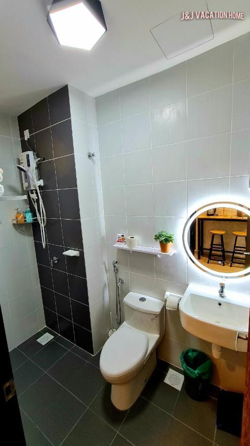 J&J Vacation Home@Novo8 Residence Kampong Tambak Luaran gambar