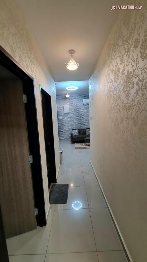 J&J Vacation Home@Novo8 Residence Kampong Tambak Luaran gambar