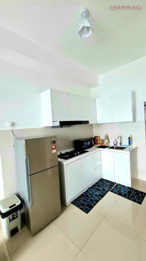 J&J Vacation Home@Novo8 Residence Kampong Tambak Luaran gambar