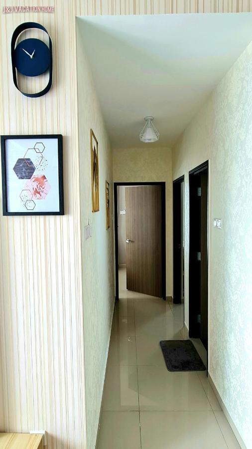 J&J Vacation Home@Novo8 Residence Kampong Tambak Luaran gambar