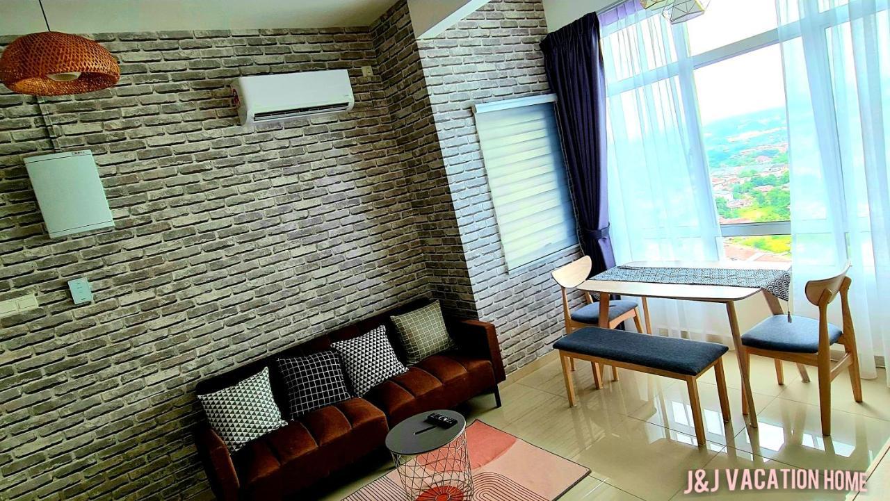 J&J Vacation Home@Novo8 Residence Kampong Tambak Luaran gambar