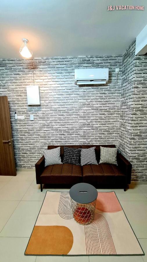 J&J Vacation Home@Novo8 Residence Kampong Tambak Luaran gambar