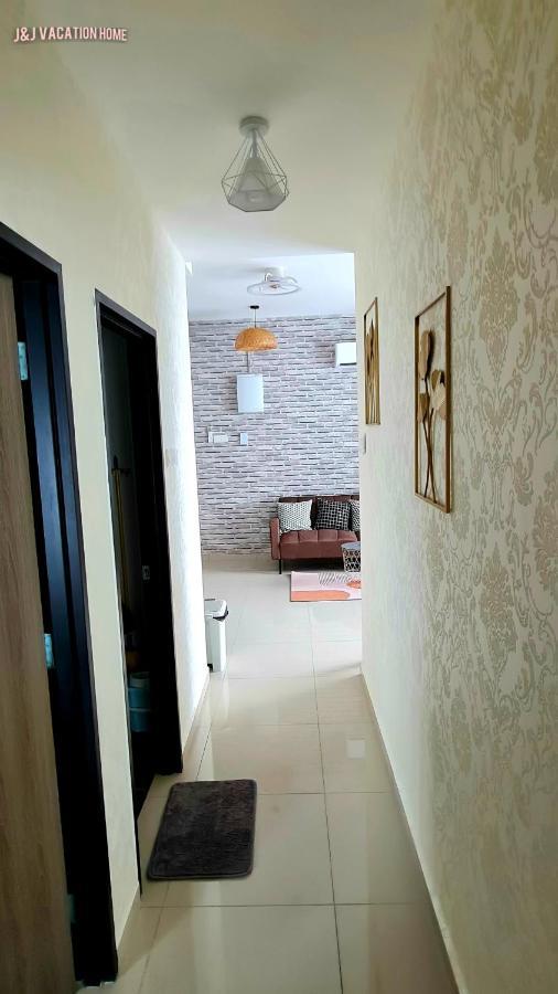 J&J Vacation Home@Novo8 Residence Kampong Tambak Luaran gambar