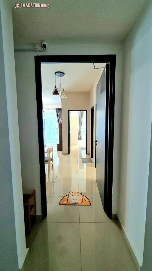 J&J Vacation Home@Novo8 Residence Kampong Tambak Luaran gambar