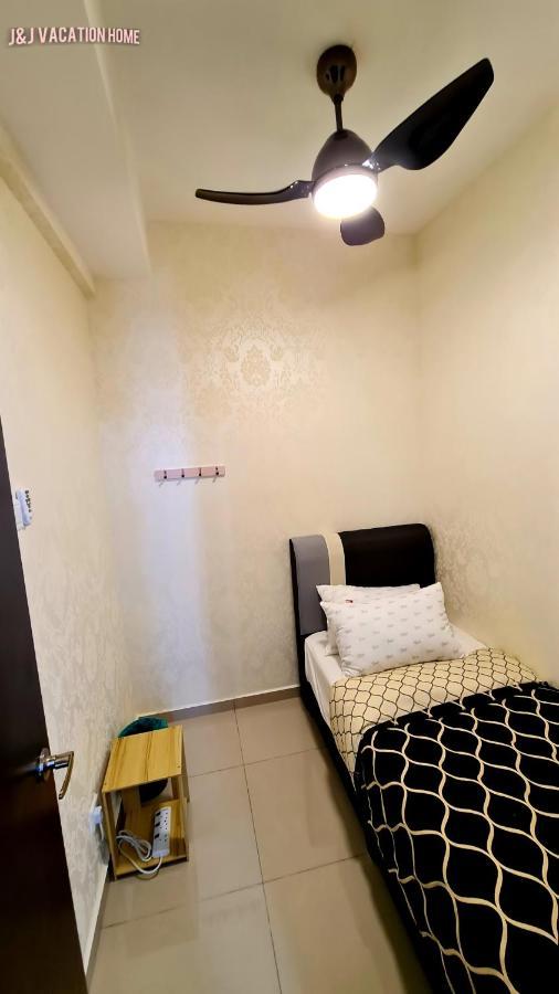 J&J Vacation Home@Novo8 Residence Kampong Tambak Luaran gambar