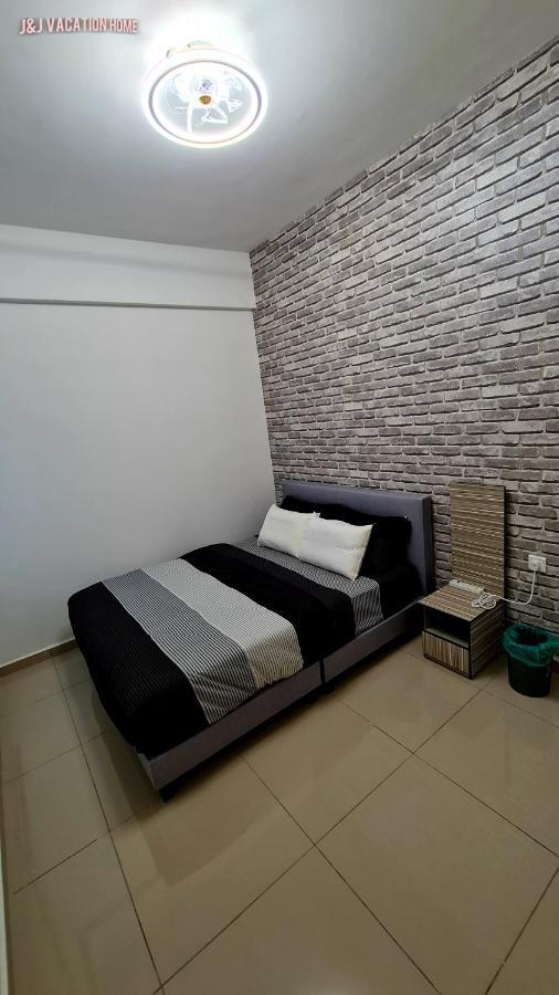 J&J Vacation Home@Novo8 Residence Kampong Tambak Luaran gambar
