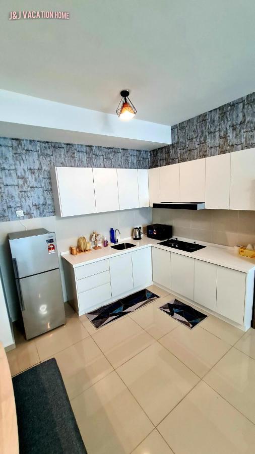 J&J Vacation Home@Novo8 Residence Kampong Tambak Luaran gambar