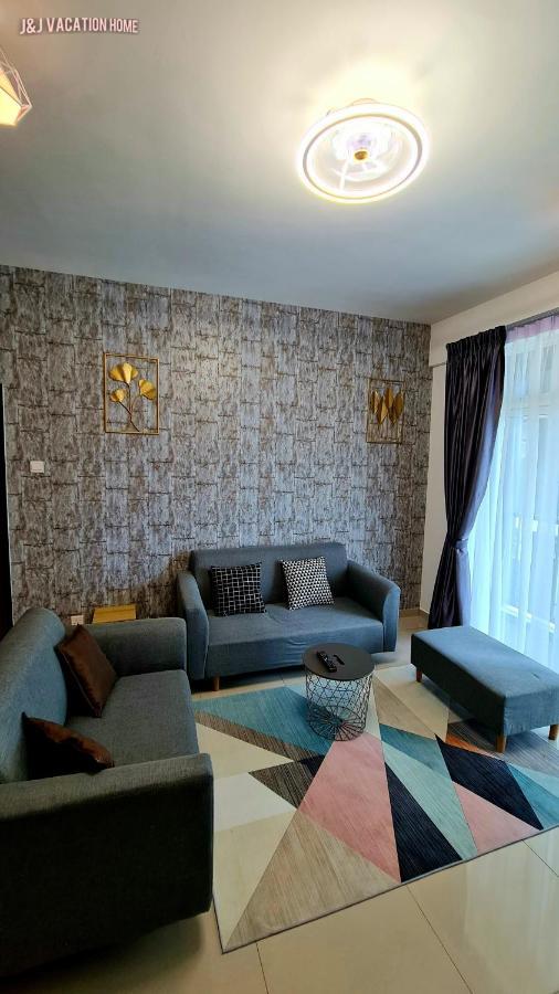J&J Vacation Home@Novo8 Residence Kampong Tambak Luaran gambar