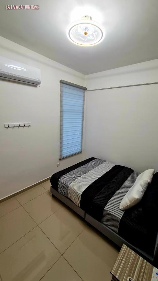 J&J Vacation Home@Novo8 Residence Kampong Tambak Luaran gambar