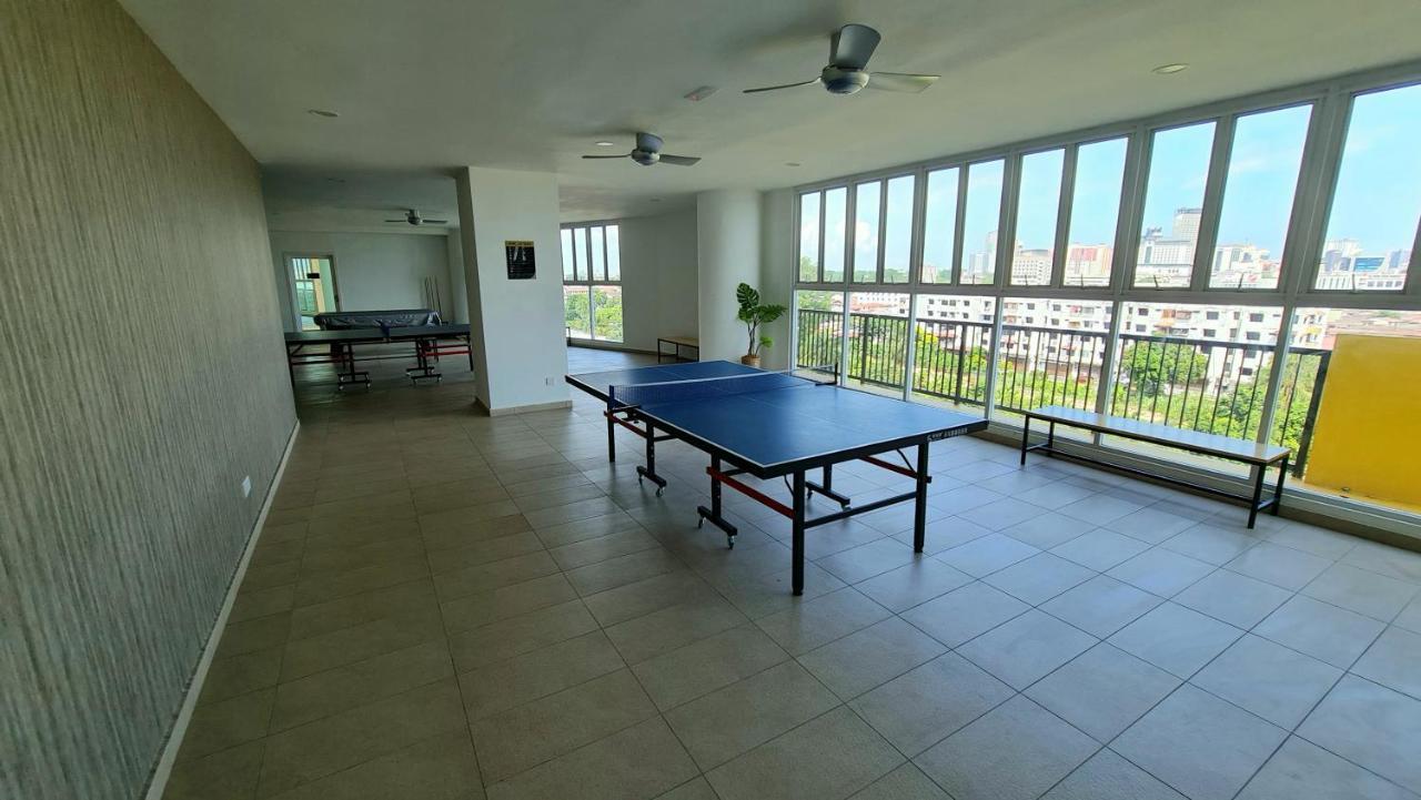 J&J Vacation Home@Novo8 Residence Kampong Tambak Luaran gambar